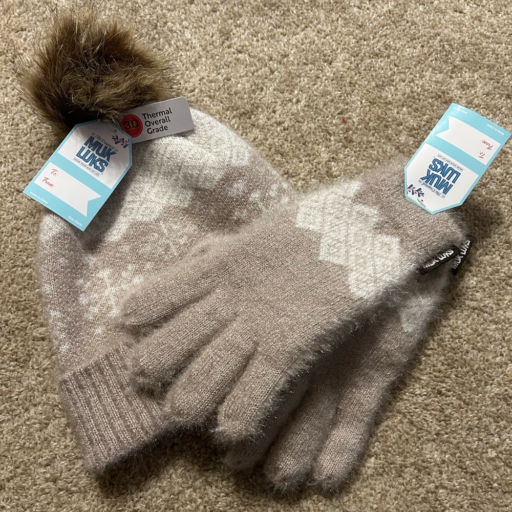 Hat and Gloves